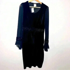 CDC Vtg 90’s 2-piece black velvet dress size PM. Sleeveless dress with jacket.